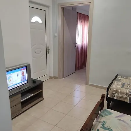 κιατο-πευκιας: Seaside Corner House With Garden Apartment