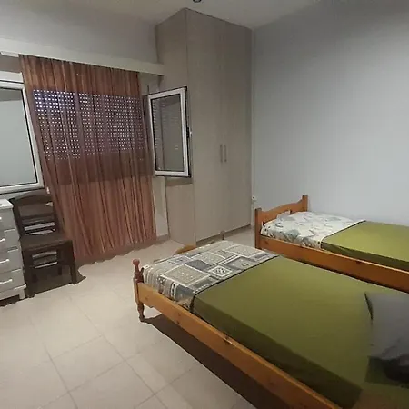 κιατο-πευκιας: Seaside Corner House With Garden Apartment Pasion