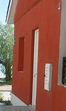 Apartment κιατο-πευκιας: Seaside Corner House With Garden